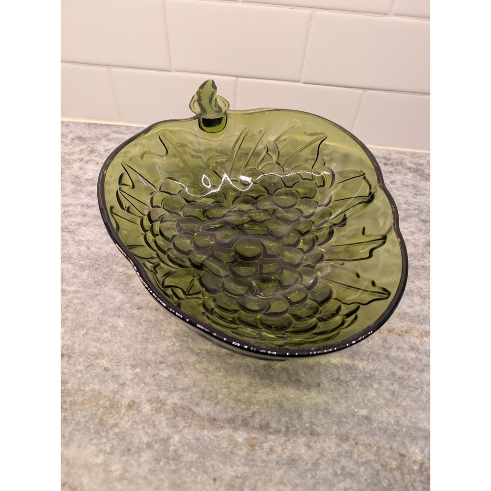 Vintage Emerald Green Large Fruit Glass Bowl Grape MCM
